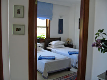 Twin bedroom